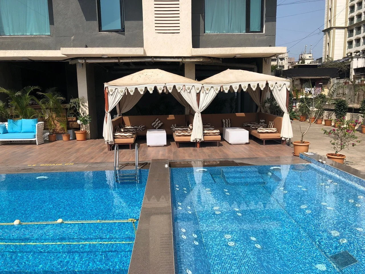 Bandra Hotel